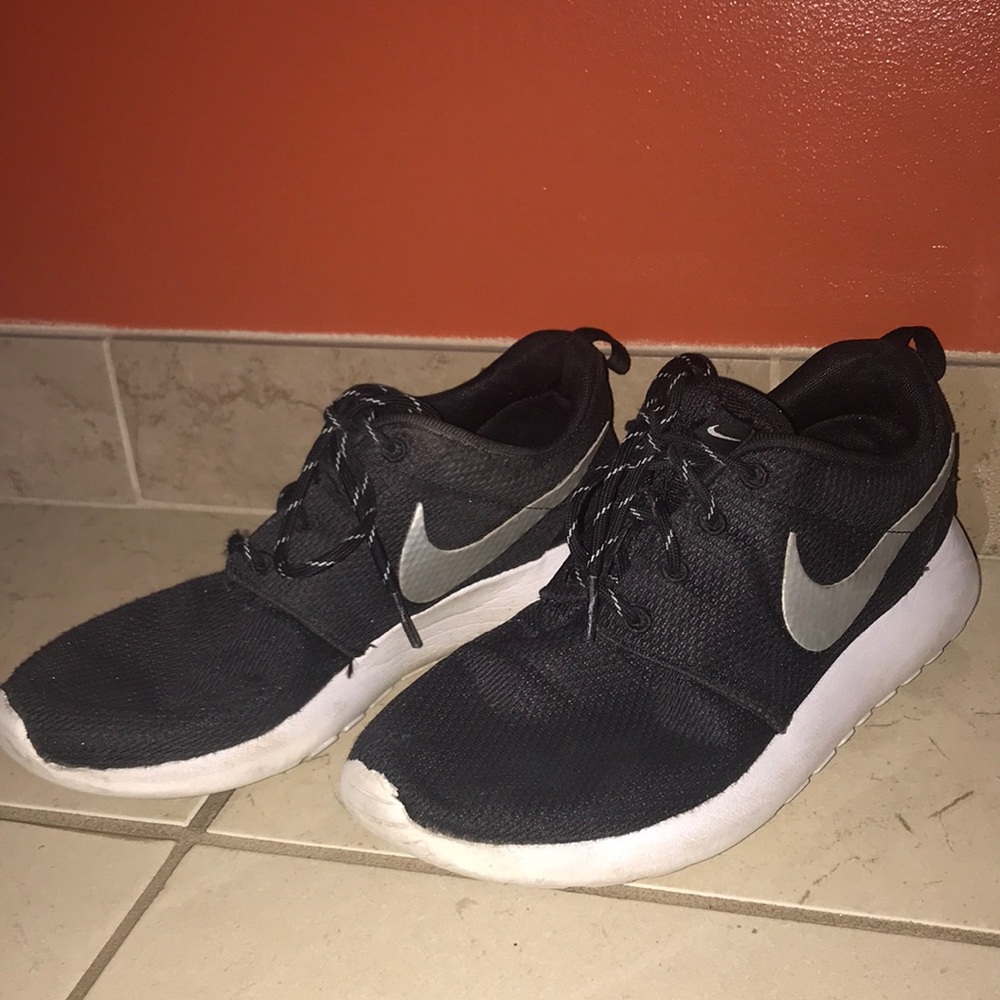 Nike roshe runs